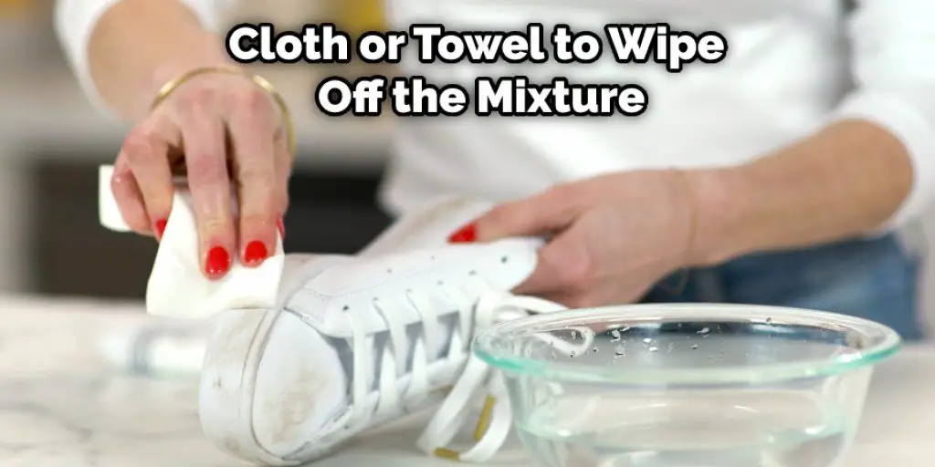 Cloth or Towel to Wipe Off the Mixture