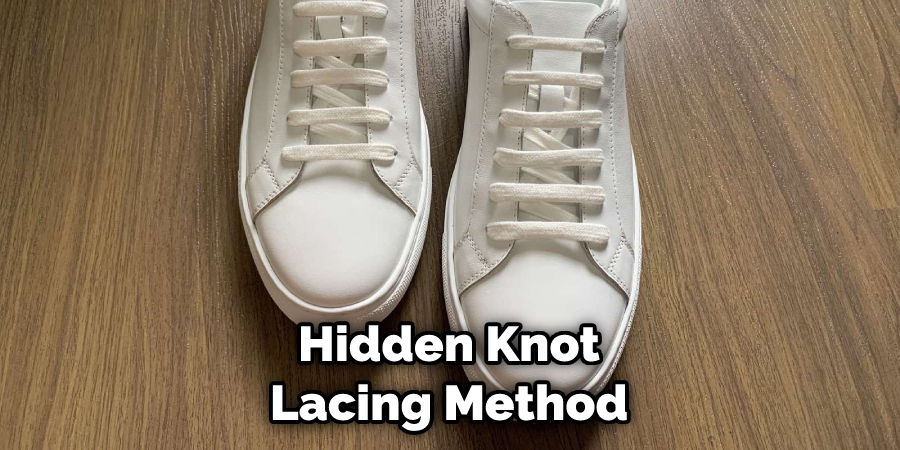 Hidden Knot Lacing Method