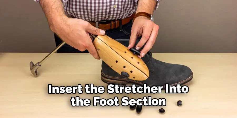 Insert the Stretcher Into the Foot Section
