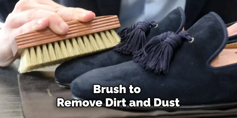 Brush to Remove Dirt and Dust