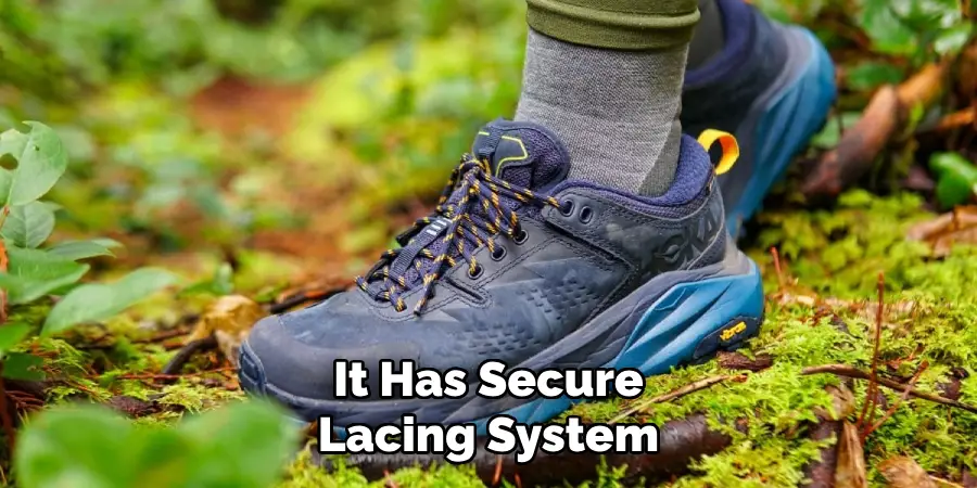 It Has Secure Lacing System