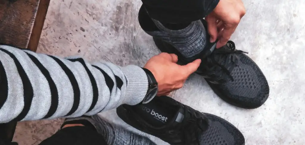 How to Wear Black Sneakers