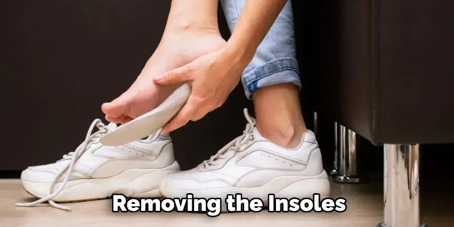 Removing the Insoles