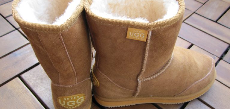 How to Cut Uggs into Slippers