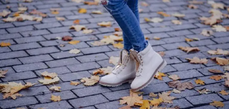 How to Wear White Boots With Dresses